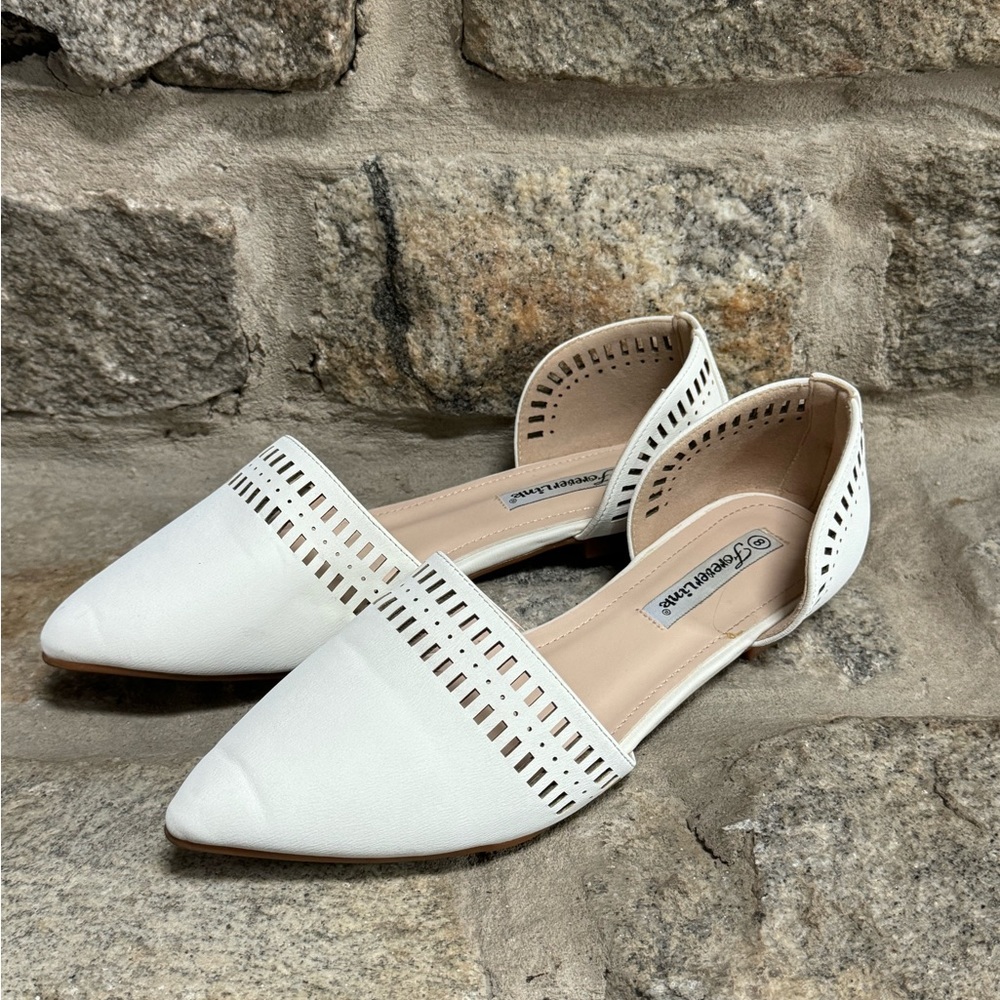 Laser-Cut White Flats